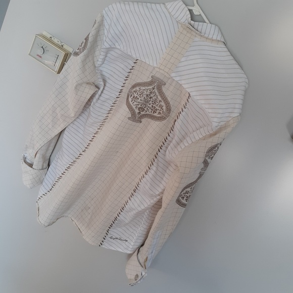 English Laundry Medium Embroidered Button Down - Picture 5 of 8
